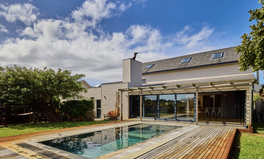 5 Bedroom Property for Sale in Lake Michelle Western Cape